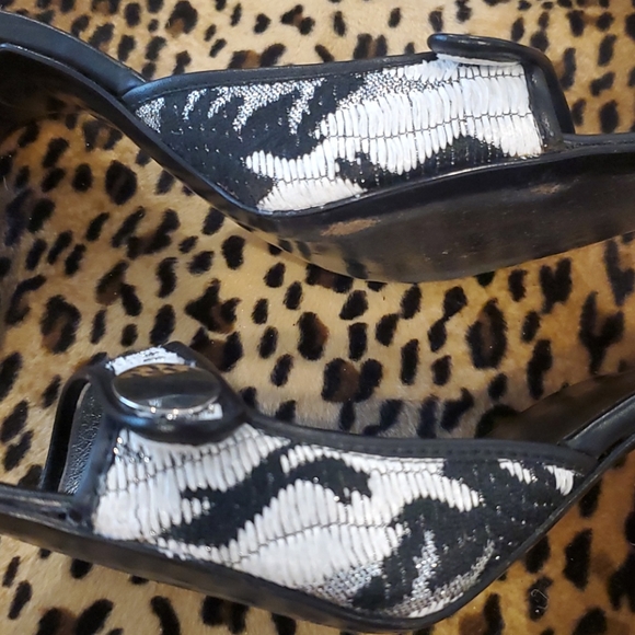 ST. JOHN Black/White/Silver Stilletto Mule S 8 - Picture 11 of 16